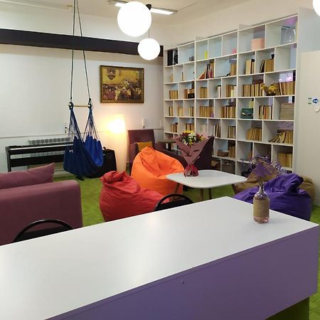 Хостел 689Capsulehotel&Coffee Almaty Bagian luar foto